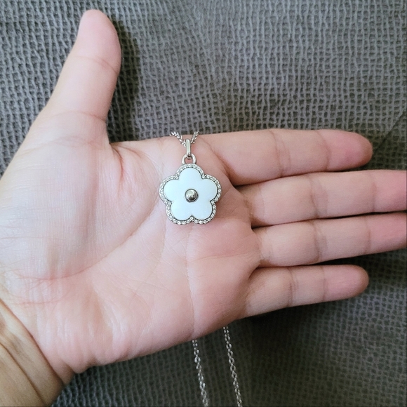 Brighton "Dazzling Love"♥️ White Flower🌸 Pendant Necklace - NWT - Picture 12 of 15